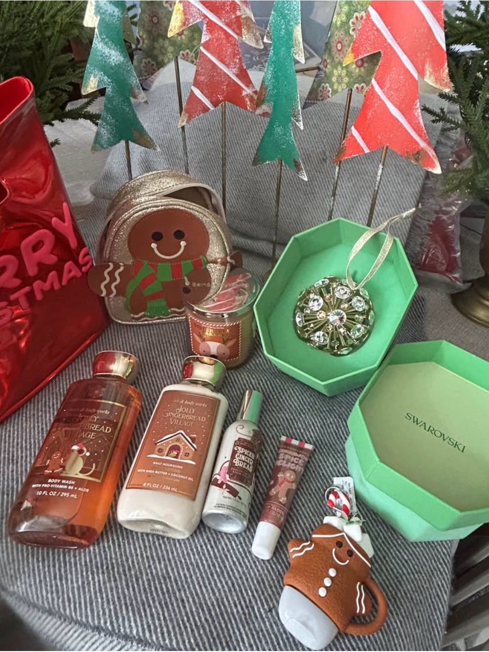 Swarovski Crystal Holiday Ornament with Bath & Body Gift Set